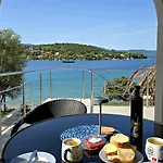Ruzmarin Vila *